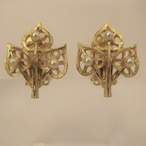 Vintage Gold Tone Heart Stemmed Leaf Clip Earrings